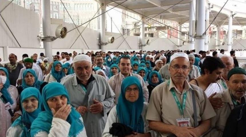 Edremitli Umreciler Kabe&rsquo;de