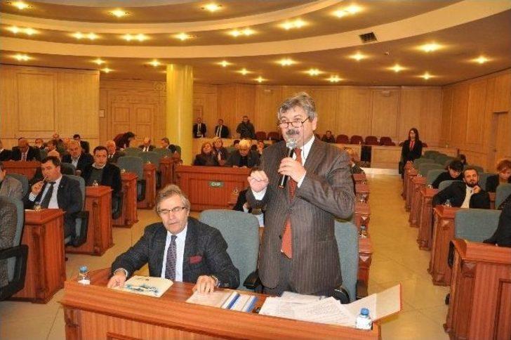Balıkesir Büyükşehir Belediye Meclisi’nde Gerginliklik G1
