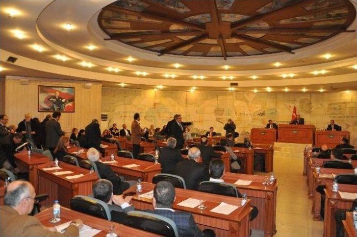Balıkesir Büyükşehir Belediye Meclisi’nde Gerginliklik G4