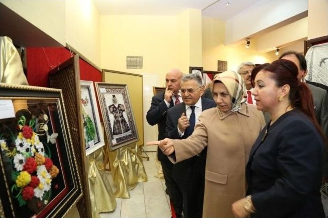 Meslek Edindirme Kursları Yarıyıl Sergi A&ccedil;ılışı Vatandaşlar Tarafından Yoğun İlgi G&ouml;rd&uuml;