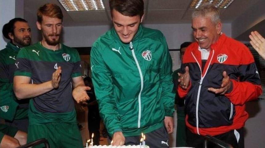 Bursaspor&rsquo;da Doğum G&uuml;n&uuml; Kutlaması