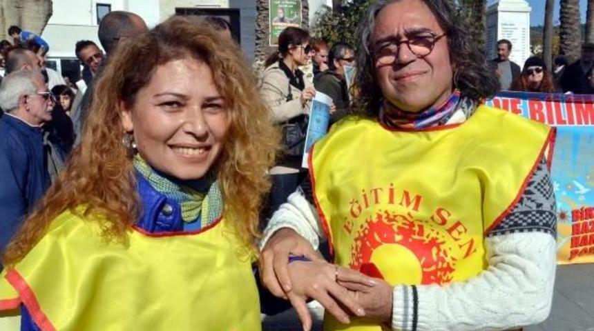 Bodrum'daki 'laik Ve Bilimsel Eğitim' Eyleminde S&uuml;rpriz Evlilik Teklifi