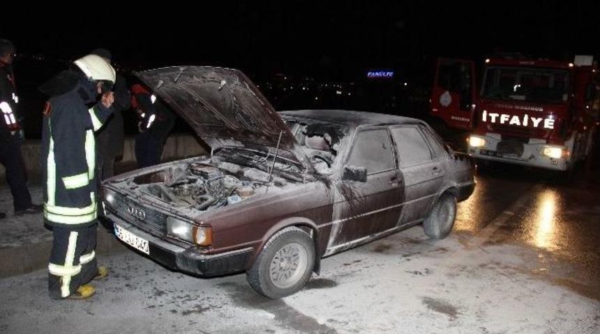 Seyir Halindeki Otomobilde Yangın &Ccedil;ıktı