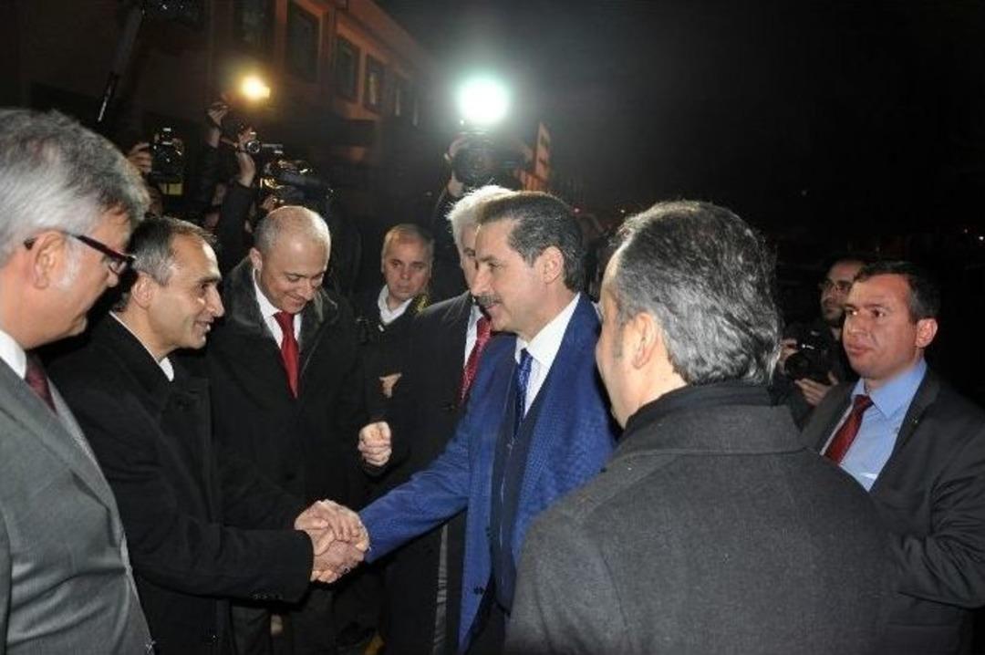 Bakan &Ccedil;elik, Toplu S&ouml;zleşme G&ouml;r&uuml;şmelerini Uzlaşmayla Sonu&ccedil;landırdı