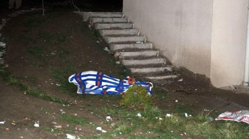 4&rsquo;&uuml;nc&uuml; Kattan D&uuml;şen Kadın Hayatını Kaybetti