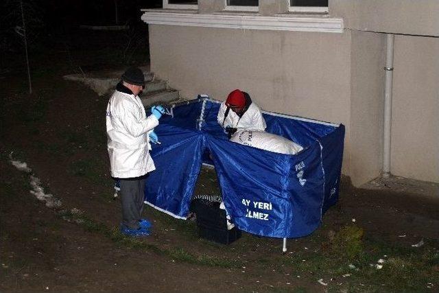 4’üncü Kattan Düşen Kadın Hayatını Kaybetti