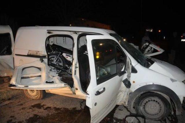 Gaziantep’Te Tır Ile Hafif Ticari Araç Çarpıştı:1 Ölü, 5 Yaralı