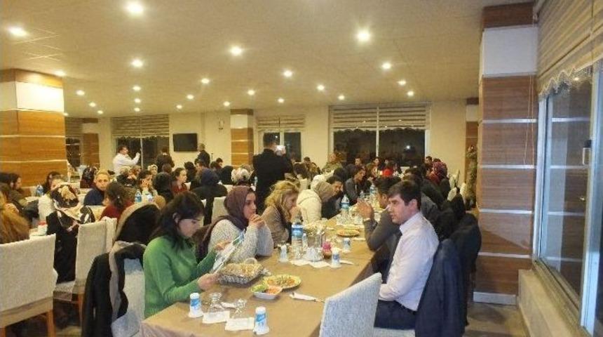 Yeni Atanan &Ouml;ğretmenler Yemekte Buluştu