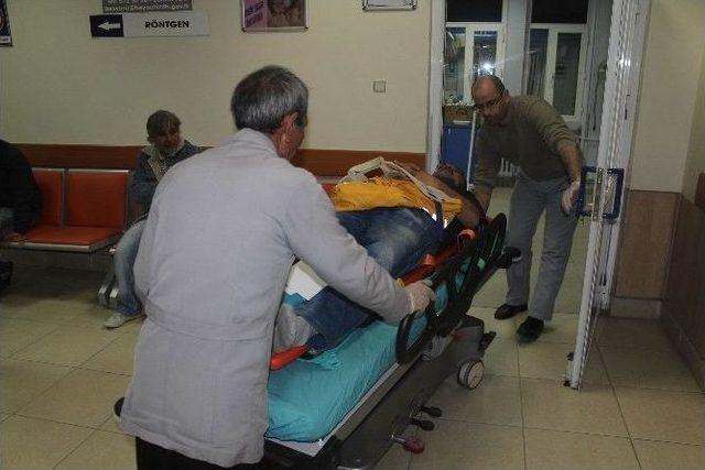 Ambulans Kaza Yaptı Dört Kişi Yaralandı