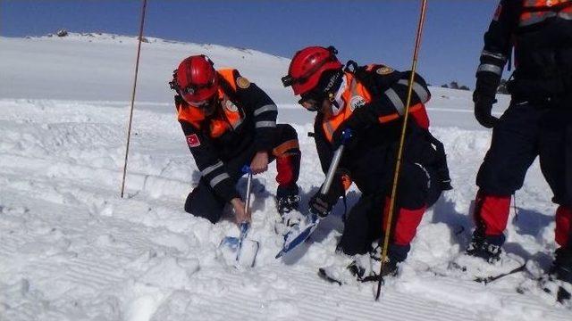 Çığ Tatbikatı Gerçeği Aratmadı