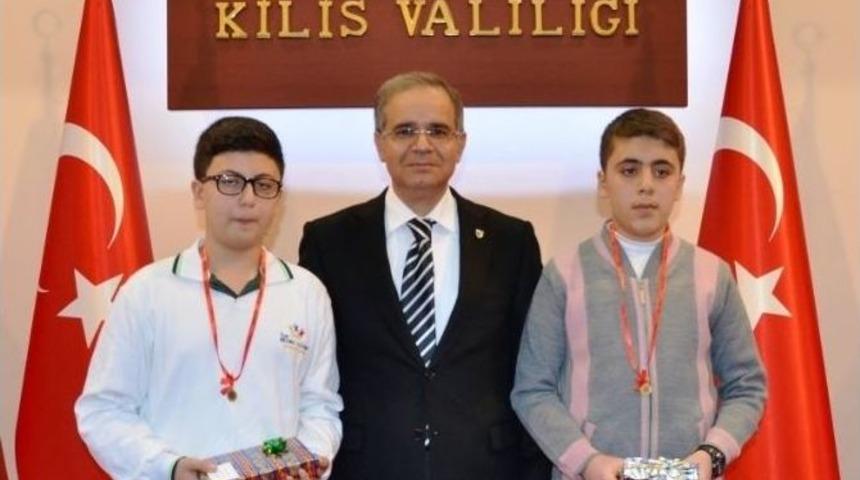 Teog Birincileri &Ouml;d&uuml;llerini Aldılar