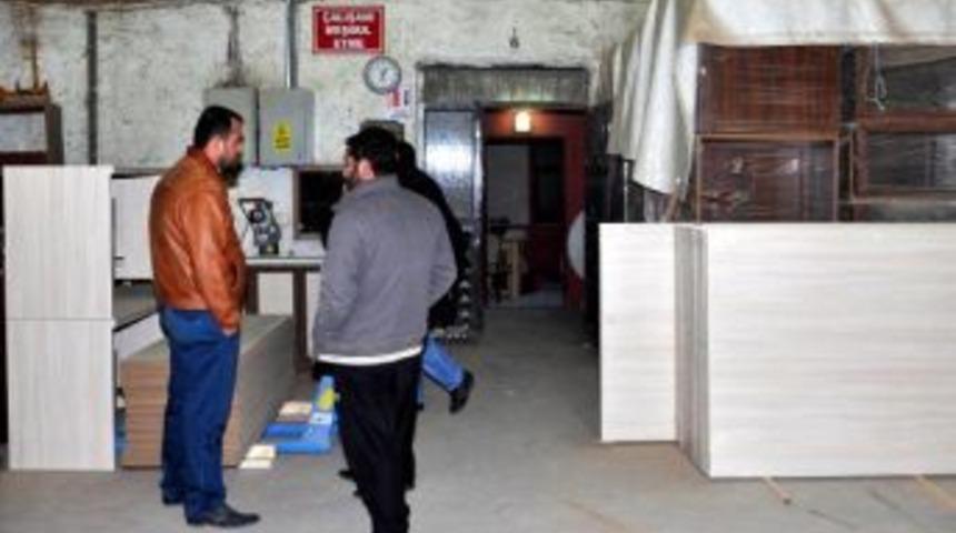 Fabrikada Ş&uuml;pheli &Ouml;l&uuml;m