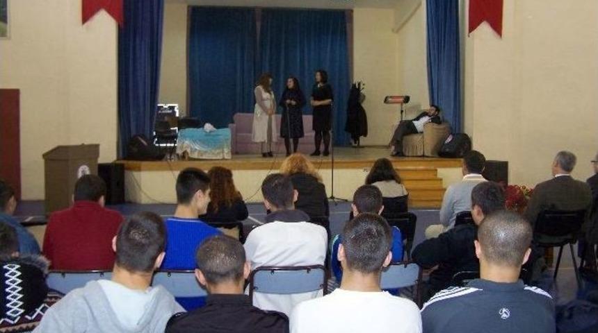 Mamak Belediyesi Kent Tiyatrosu Mahkumlar İ&ccedil;in Perde Diyecek