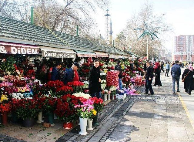 Bu Senenin Modası Yine ‘gül’