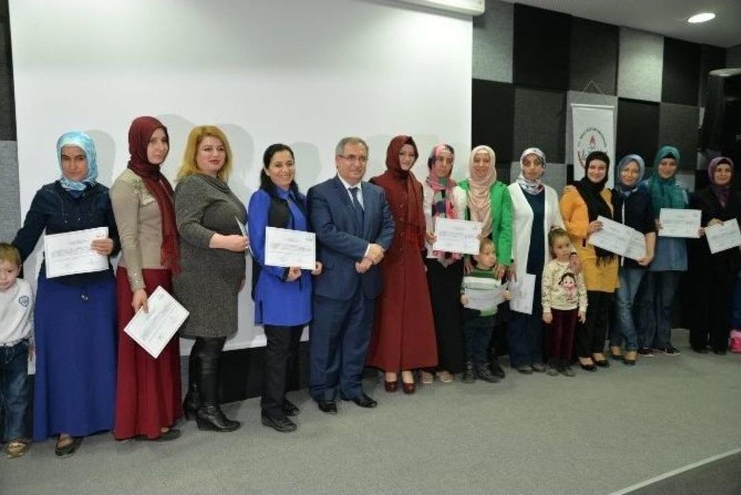 &Ccedil;ocuklarını En İyi Şekilde Yetiştirmek İ&ccedil;in Eğitim Aldılar