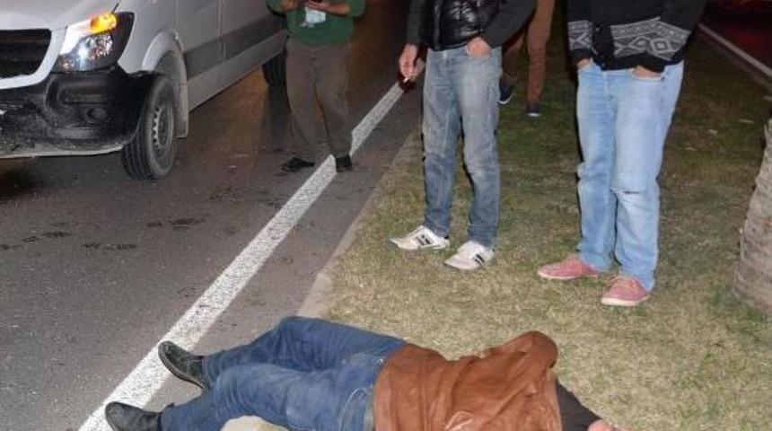 Yaralının &Uuml;zerine &Ouml;rt&uuml;len Beyaz Bez, Kefen Tartışması Yarattı