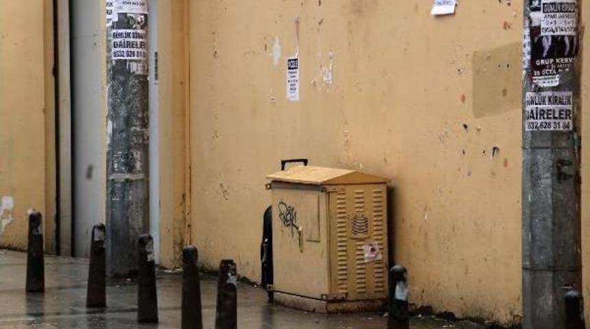 Beyoğlu'nda Ş&uuml;pheli Valiz Alarmı