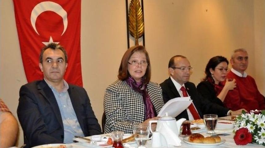 &Ccedil;om&uuml;&rsquo;de Rekt&ouml;r Se&ccedil;imleri