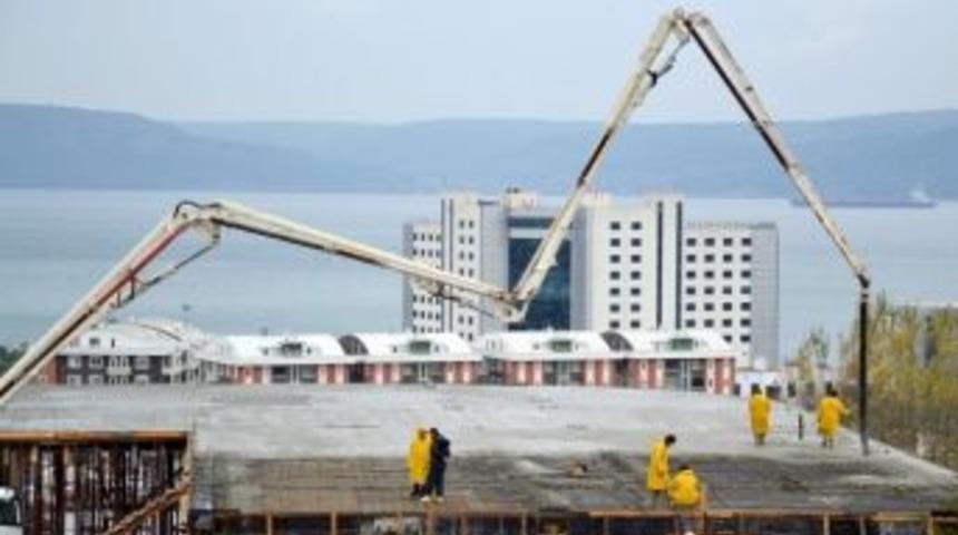 &Ccedil;om&uuml;&rsquo;de 4 Yılda 40 Bina Yapıldı