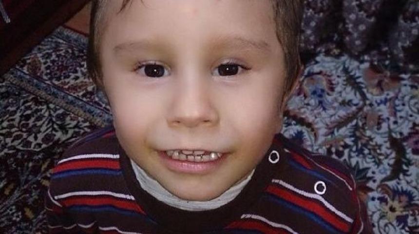 Minik Umut Arda Yaşam Savaşını Kaybetti