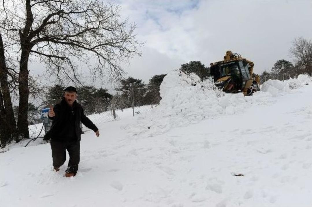 Karla M&uuml;cadele Ekipleri 4 G&uuml;nl&uuml;k Esareti Sonlandırdı