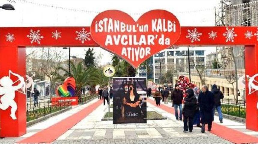 'sevgililer G&uuml;n&uuml;'nde Sevgililer I&ccedil;in Kırmızı Halı