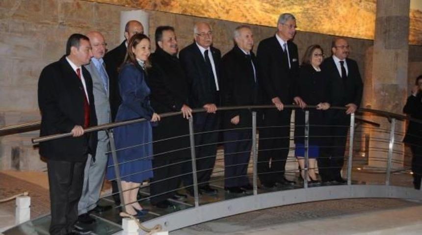 Bakan Bozkır: Son 6 Senede 6 Bin 500'e Yakın Ara&ccedil; Molotofla Yakıldı