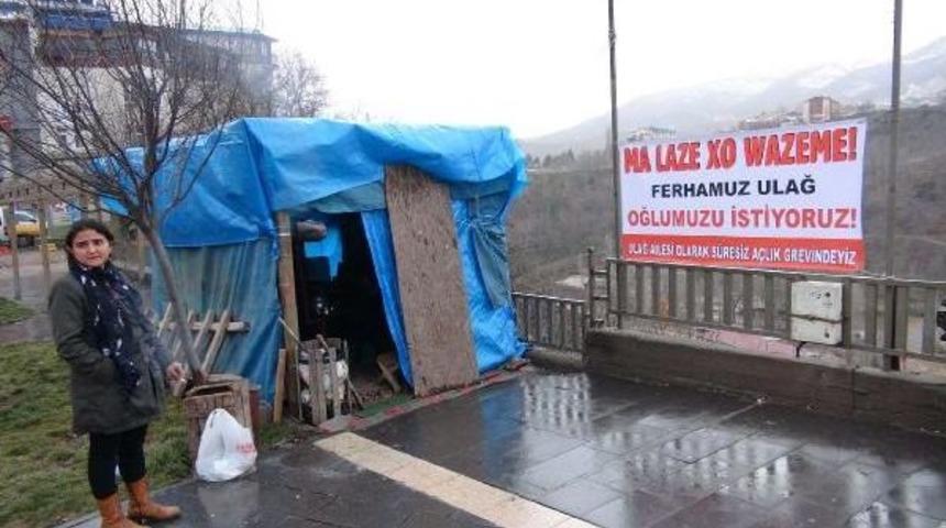 Tunceli'de A&ccedil;lık Grevi Yapan Anne Ve &Ccedil;ocukları Demirtaş'la G&ouml;r&uuml;şmek Istiyor