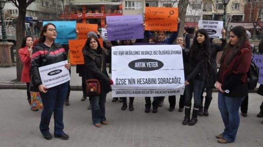 Kadınlardan &Ouml;zgecan'ın &Ouml;ld&uuml;r&uuml;lmesine Tepki