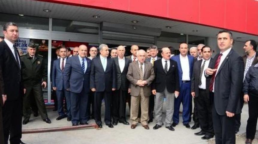 Cemil &Ccedil;i&ccedil;ek'ten &Ccedil;etinkaya Ailesi'ne Başsağlığı Ziyareti