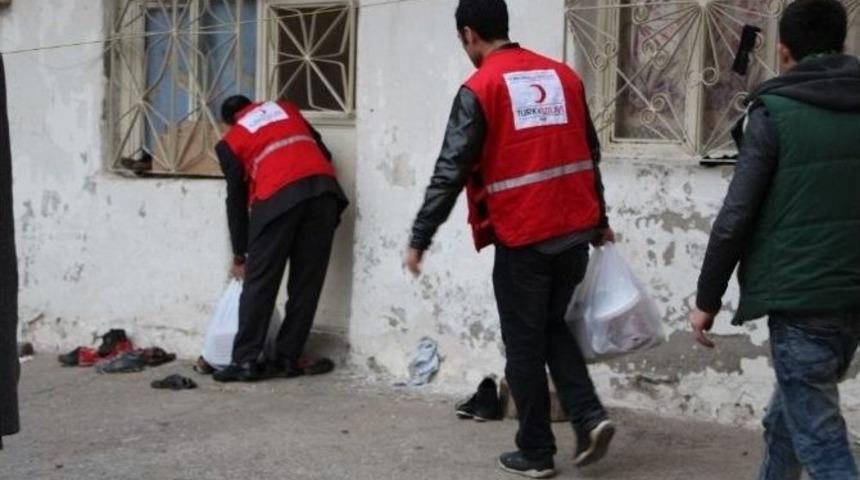 T&uuml;rk Kızılayı&rsquo;ndan Silopi&rsquo;deki M&uuml;lteci Ailelere Yardım