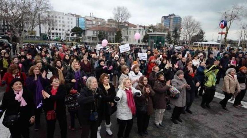 Kadık&ouml;y'de Kadınlar Şiddete Karşı Dans Etti