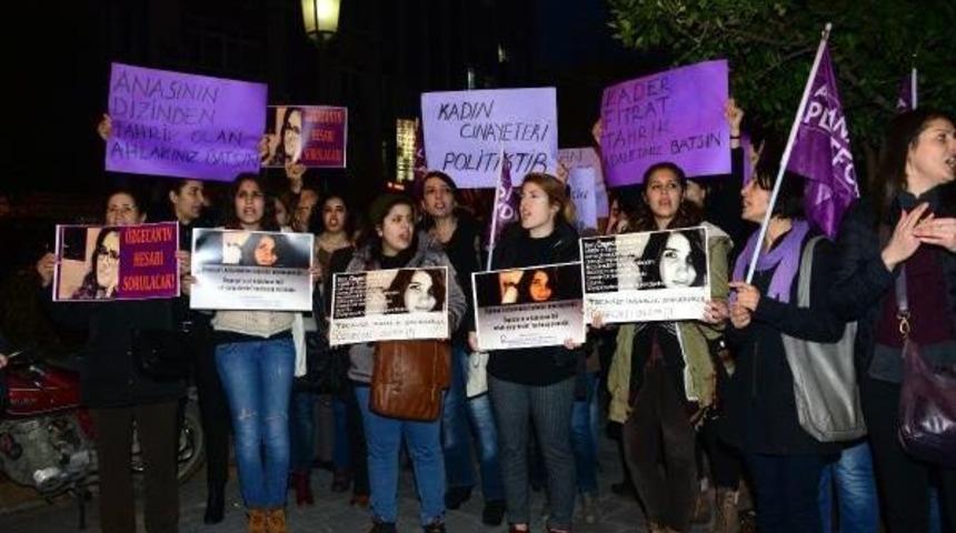 Sevgililer G&uuml;n&uuml;'nde Kadınlardan Şiddet Protestosu