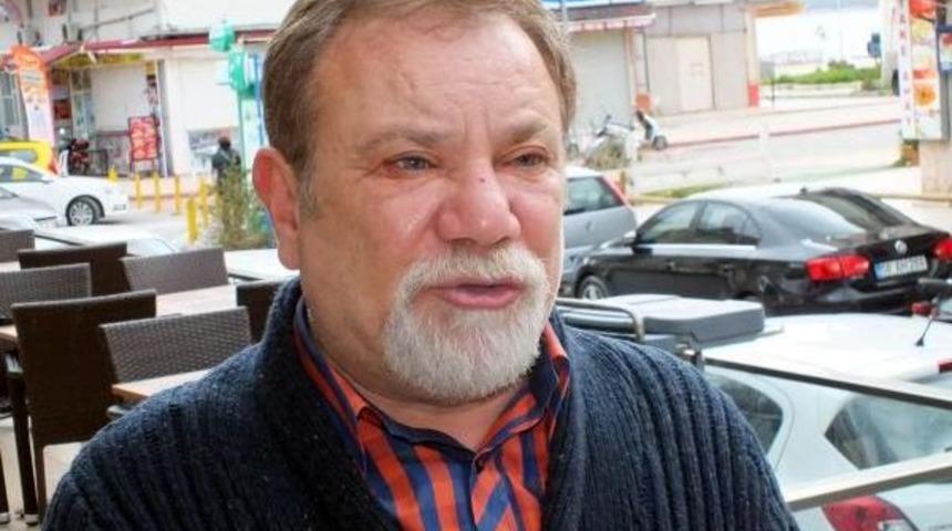 Cezmi Ers&ouml;z Imza G&uuml;n&uuml;nde Okurlarıyla Buluştu