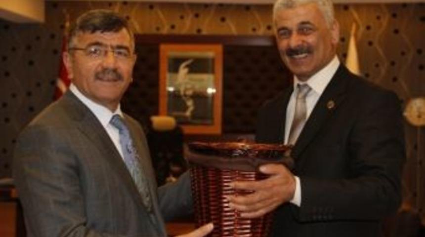 Kirazcı&rsquo;dan, Akdoğan&rsquo;a Ziyaret