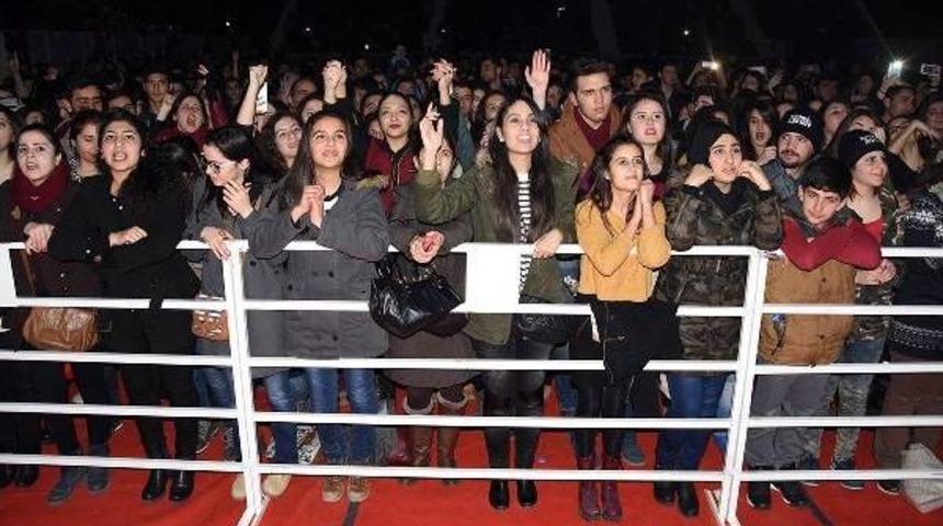 Aliağa'da Emre Aydın Konseri