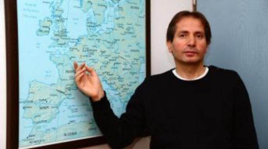 Prof.dr . Arıkan: T&uuml;rkiye'de Parti Sistemi Değişmeden Başkanlık Sisteminin Uygulanması Zor