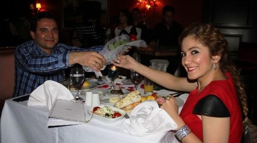 Sevgililer Elite World Van Hotel&rsquo;de Eğlendiler