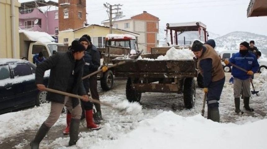 Balya&rsquo;da Karda Kapanan Yolları Belediye A&ccedil;tı