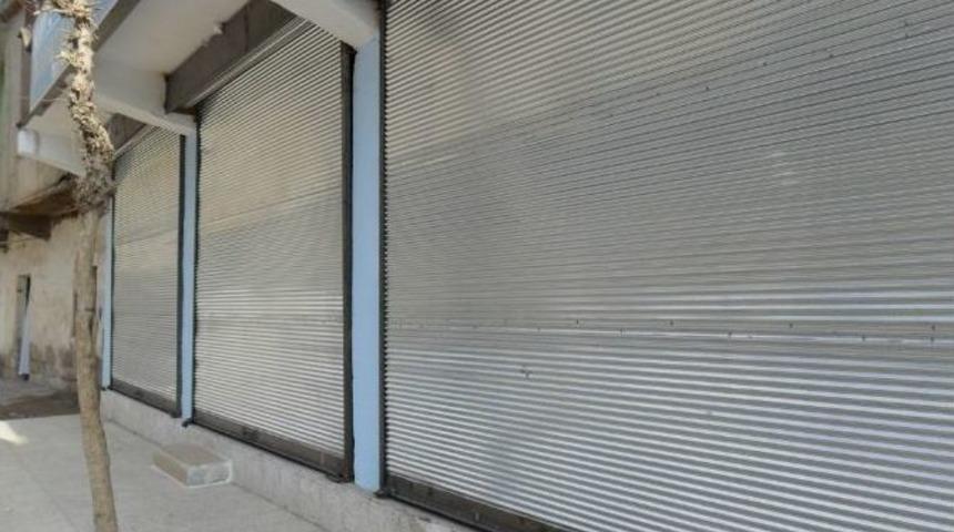 Silopi&rsquo;de Kepenkler A&ccedil;ılmadı, Atat&uuml;rk B&uuml;stleri S&ouml;k&uuml;ld&uuml;