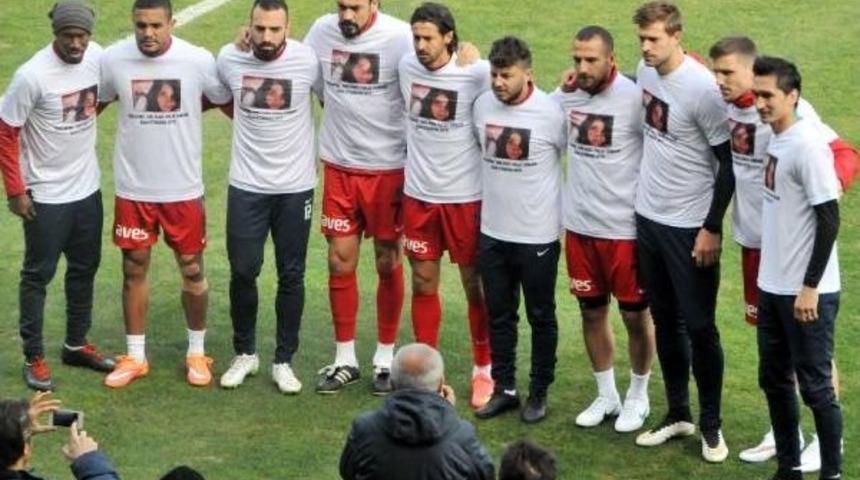 Mersin İdmanyurdu&rsquo;Ndan &Ouml;zgecan I&ccedil;in Anlamlı Tepki