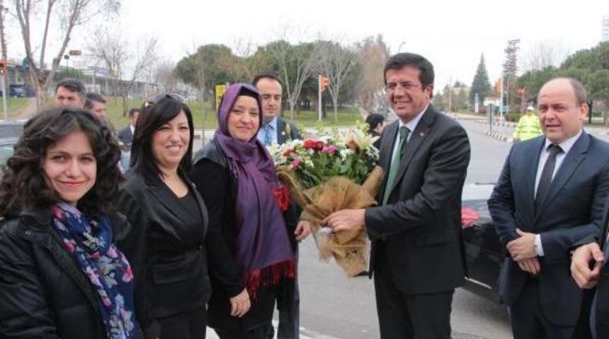Zeybekci: T&uuml;rkiye Idam Cezasını Geri Getirmeyi Tartışmalı