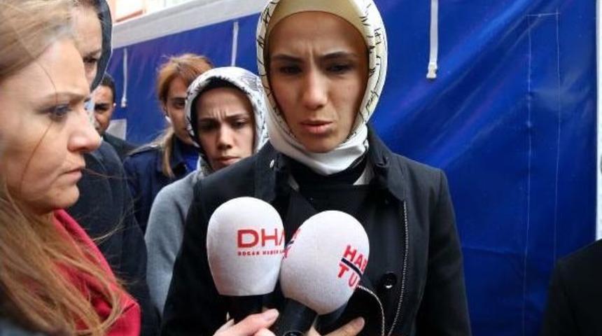 Erdoğan'ın Kızları, &Ouml;zgecan'ın Ailesini Ziyaret Etti