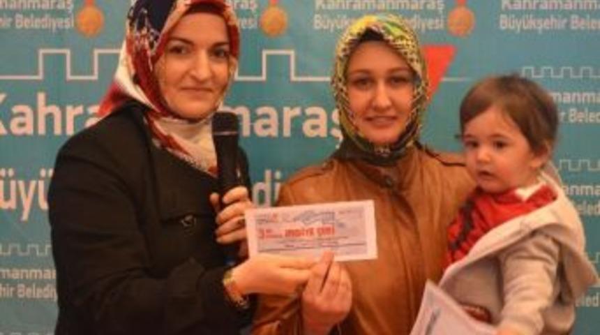 Bebekler Emekledi, Anneleri Yarıştı