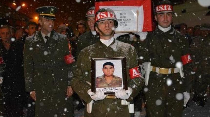 Şehit Asker Tatvan'da Toprağa Verildi