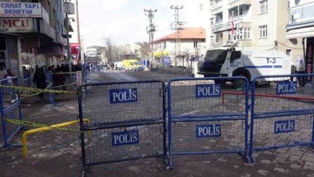 Doğubayazıt'ta Polise Ses Bombalı Saldırı