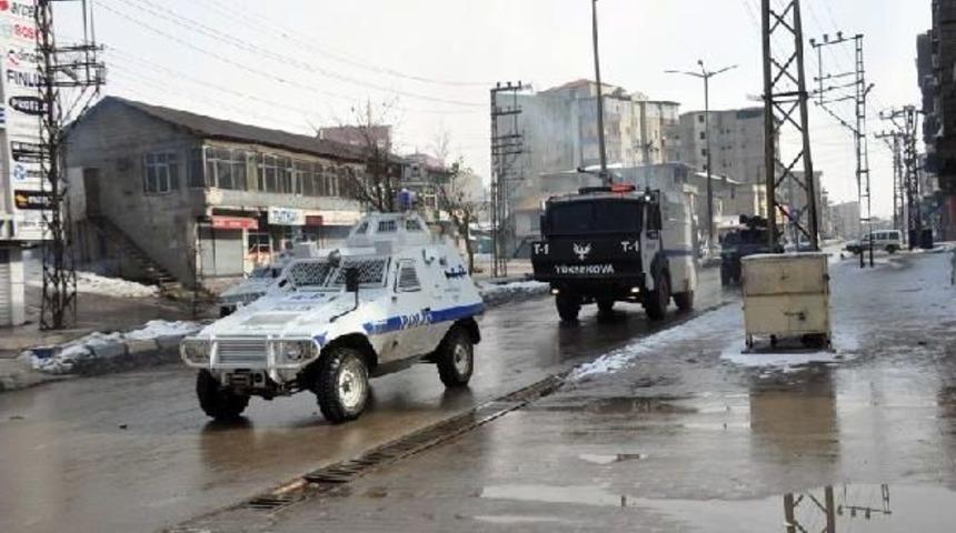 Hakkari Ve Il&ccedil;elerinde Kepenkler A&ccedil;ılmadı(2)