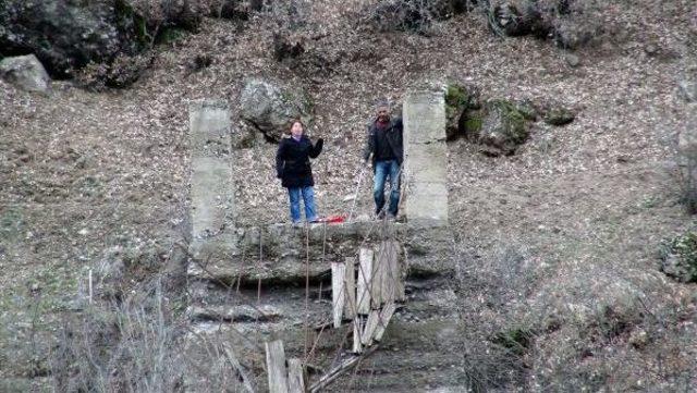 Baraj, Yolu Ve Köprüyü Yuttu, Arduç Çifti 5 Aydır Köyde Mahsur Kaldı