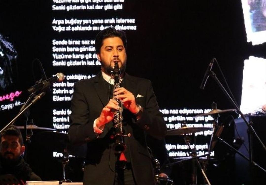 Serkan &Ccedil;ağrı&rsquo;dan Ey&uuml;p&rsquo;te Konser