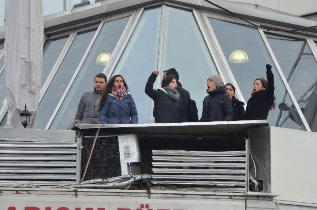 Taksim&rsquo;de &Ouml;zgecan Protestosuna G&ouml;zaltı
